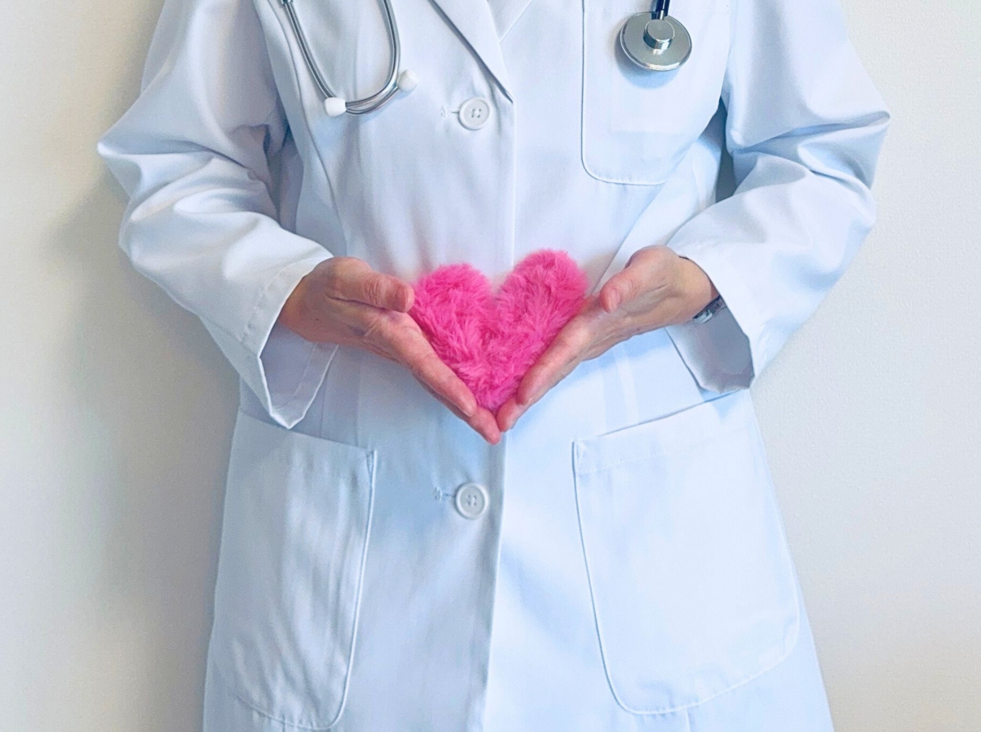 女性に多いコレステロール上昇の原因とは？更年期との関係も解説